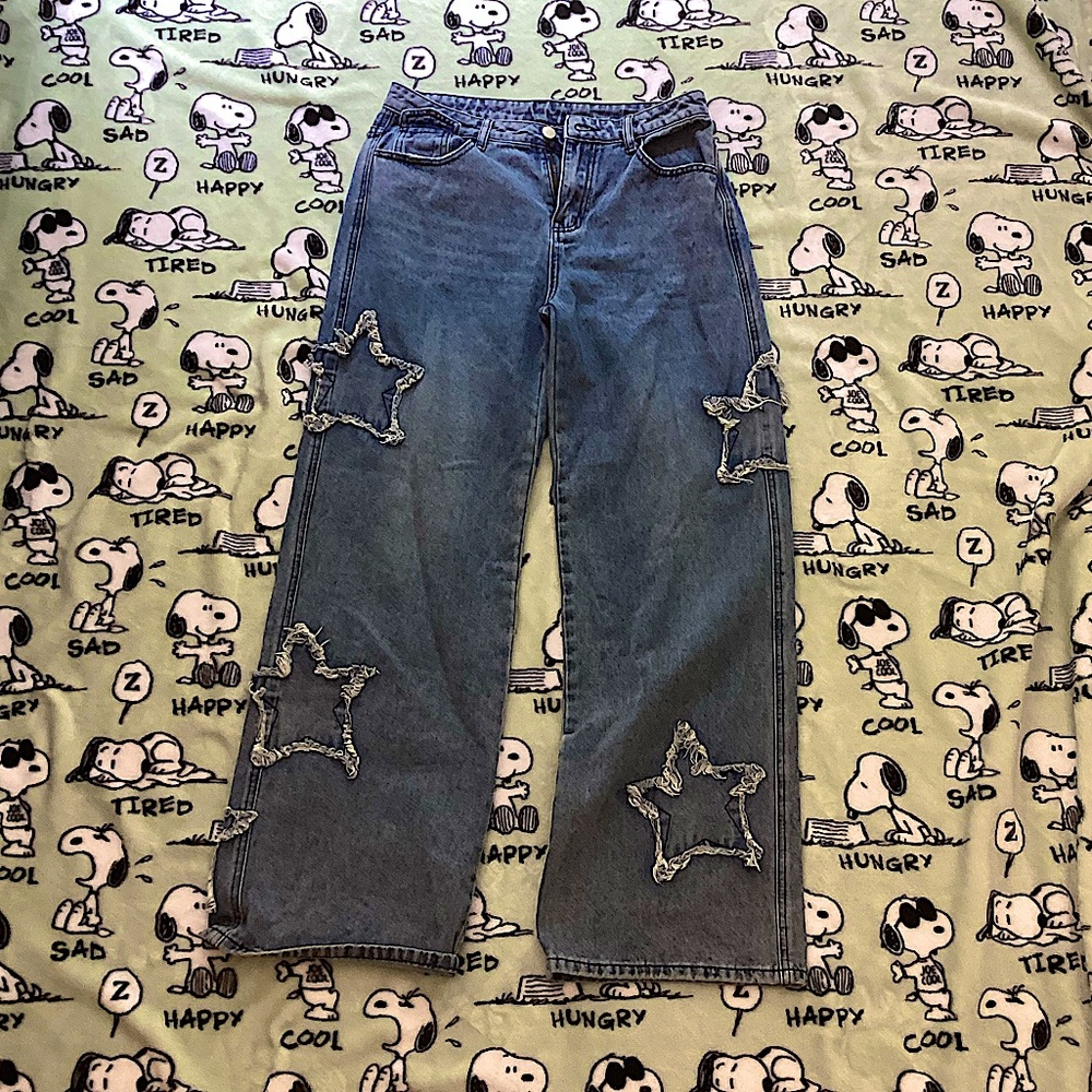 Vintage Wash Distressed Star Patch Boyfriend Jeans